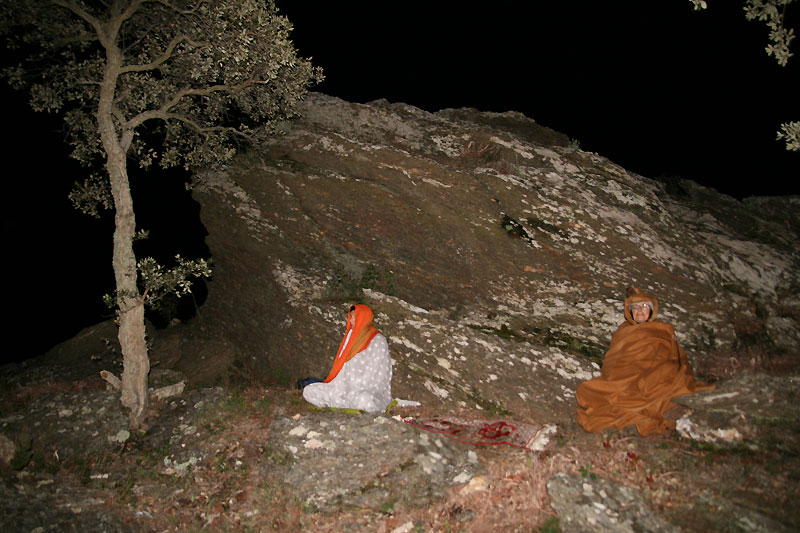 Méditation de nuit dans la forêt des Maures