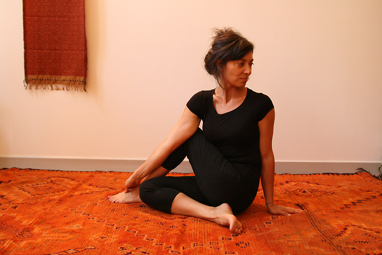 Ardha Matsyendrasana la demie torsion