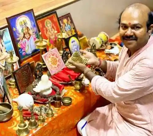 Shajesh, maître de la lignée Āṇanda Natha, Tantra Védique