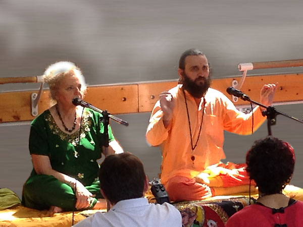 Tara Michaël et Yogi Matsyendranath Maharaj